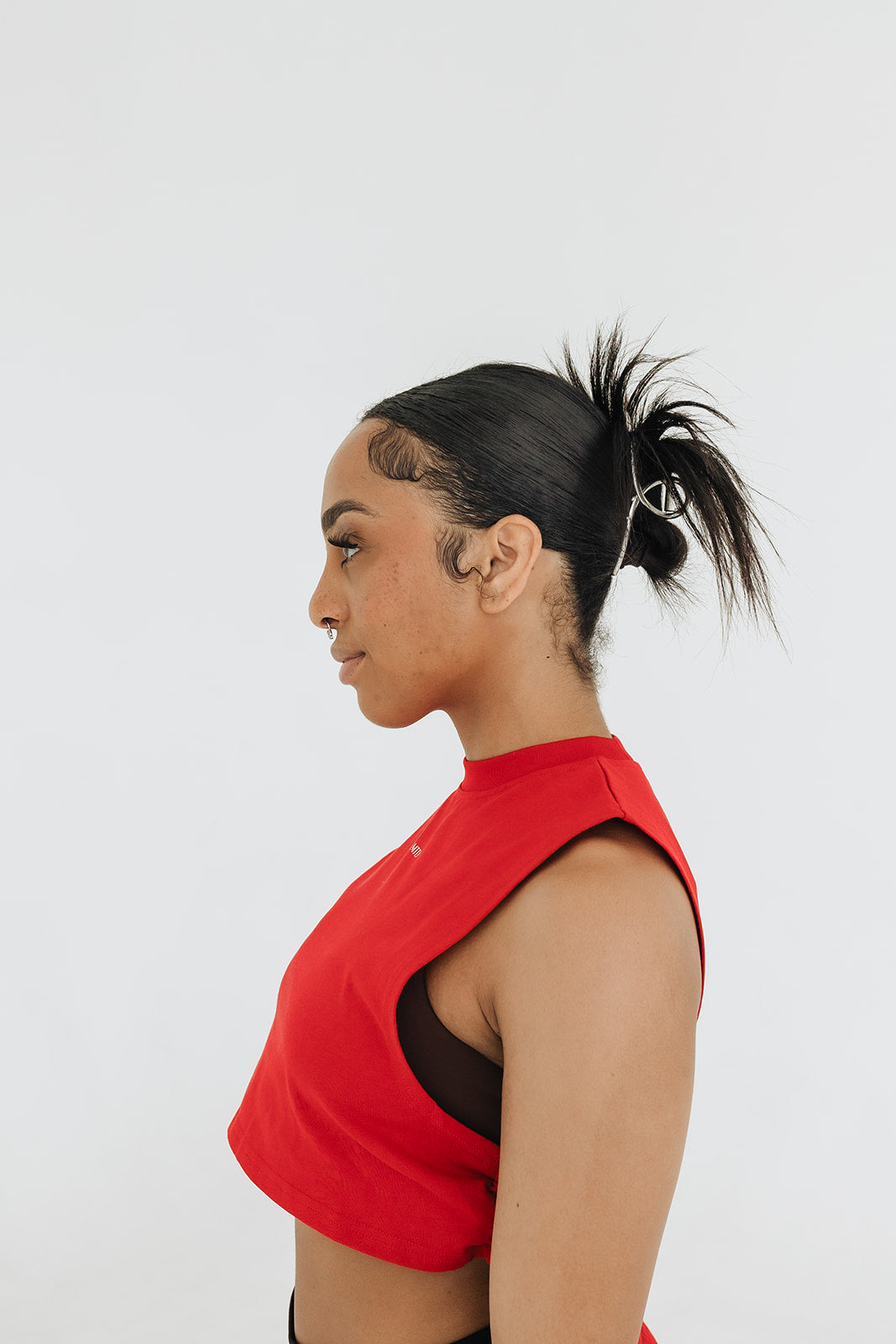 UNLMTD RUCHED CROP TEE (SCARLET RED) - UNLMTD Active + Lounge