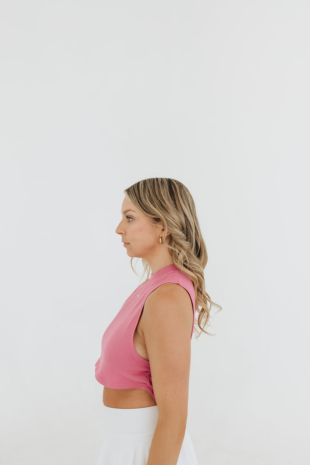 UNLMTD RUCHED CROP TEE (FLAMINGO PINK) - UNLMTD Active + Lounge